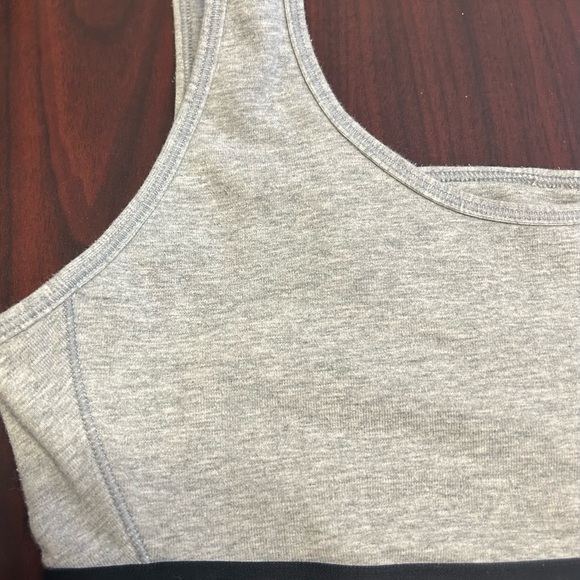 Under Armour Fitted Sports Bra Sz XSmall - Picture 4 of 13